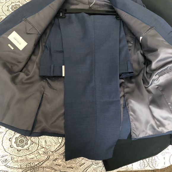 New Perry Ellis Suit - Picture 2 of 2